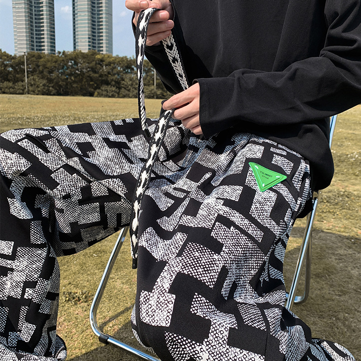 Pixel Maze Joggers
